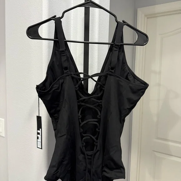 NWT TA3 Swimwear Plungey Black One Piece Size XL Reg/ Long Shapewear $178 MSRP - Picture 3 of 8